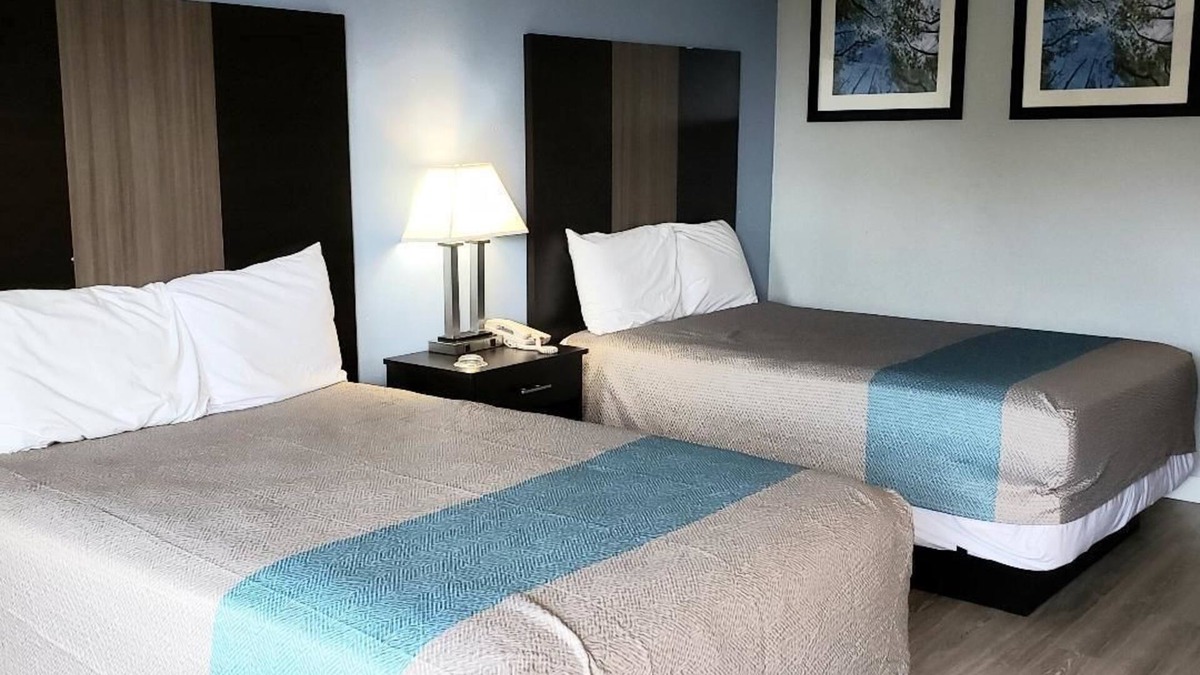Mineral Wells Hotel | Econo Lodge