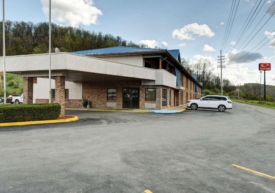 Morgantown Cabin | Econo Lodge