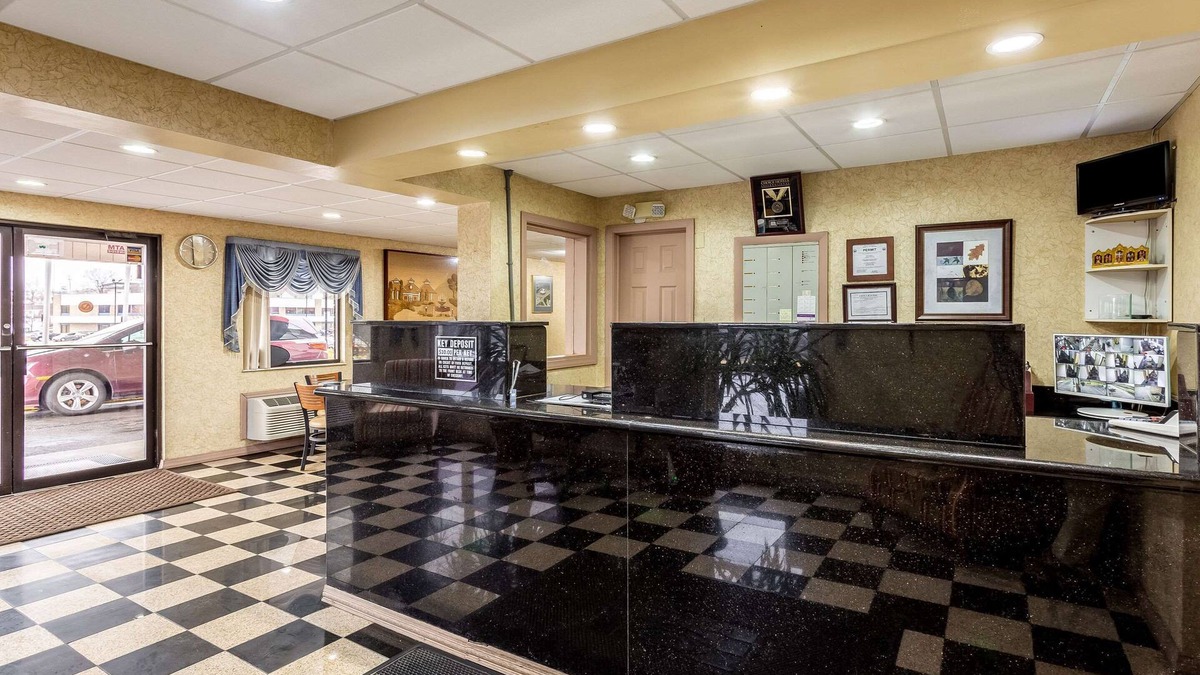 Morgantown Hotel | Econo Lodge