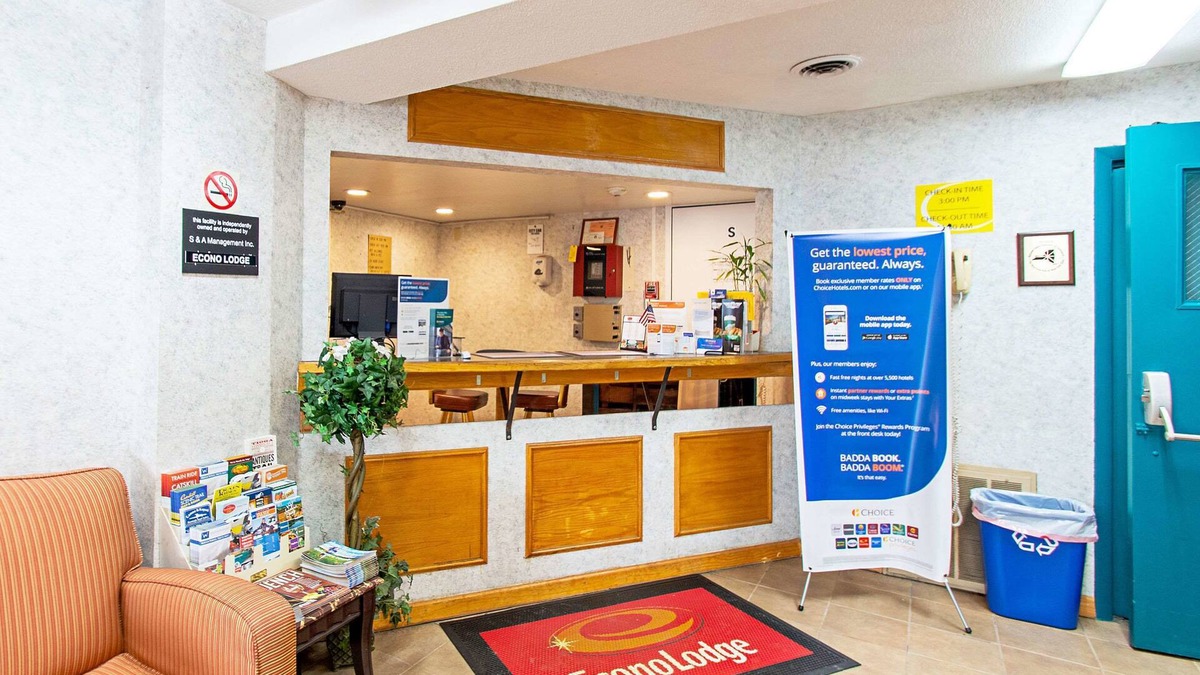 Utica Hotel | Econo Lodge