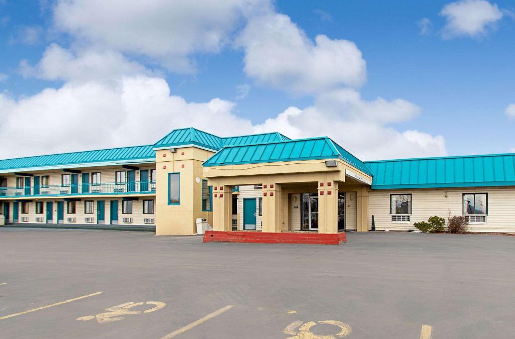 Utica Hotel | Econo Lodge Utica