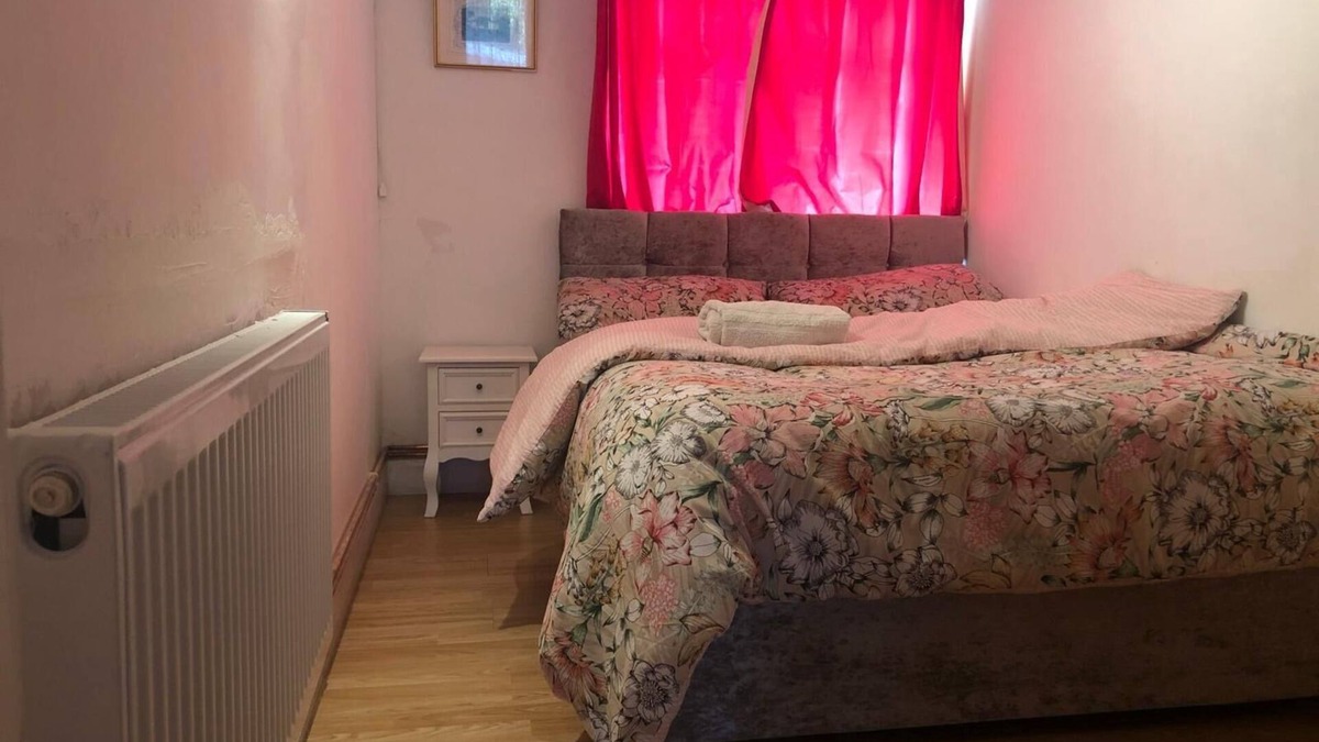 Lacey Green House | Economical 2BR Small Furnished Annex-High Wycombe