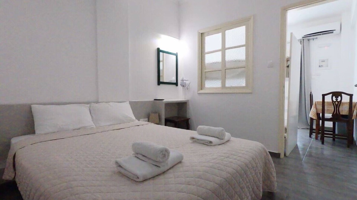 Perissa Apartment | Economy 4 persons Studio 30 meters from Perissa Beach