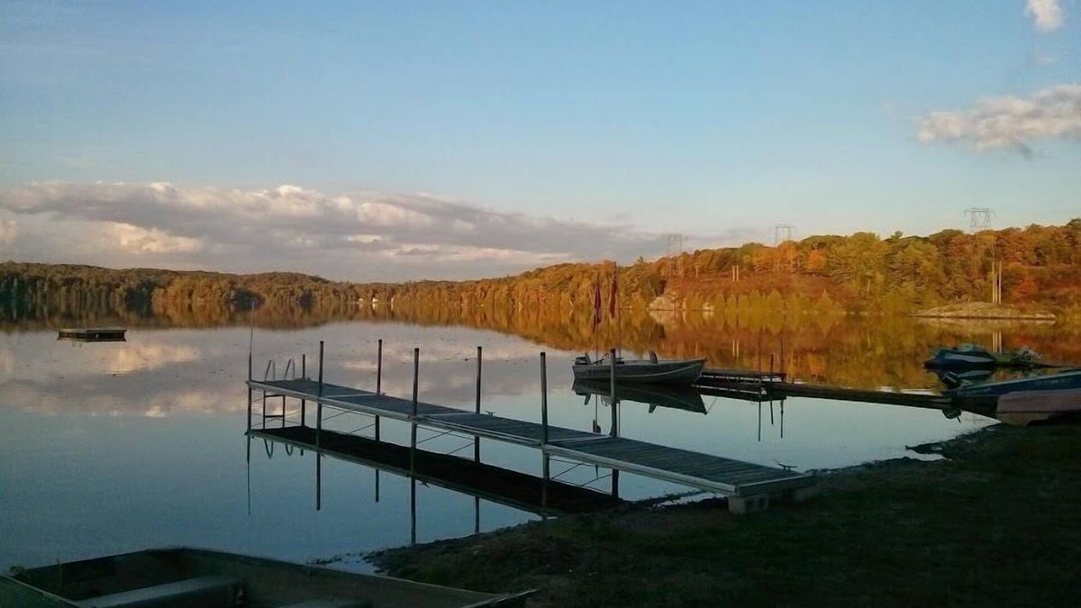 Cloyne Resort | Economy Cabin Beach View