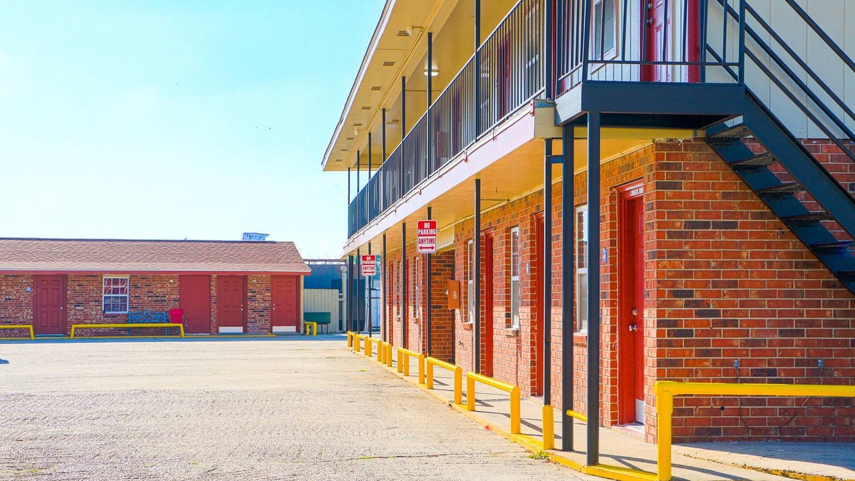 Lockport Hotel | Economy Inn By OYO Lockport near Houma
