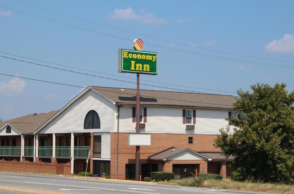 Statesville Hotel | Economy Inn - Statesville