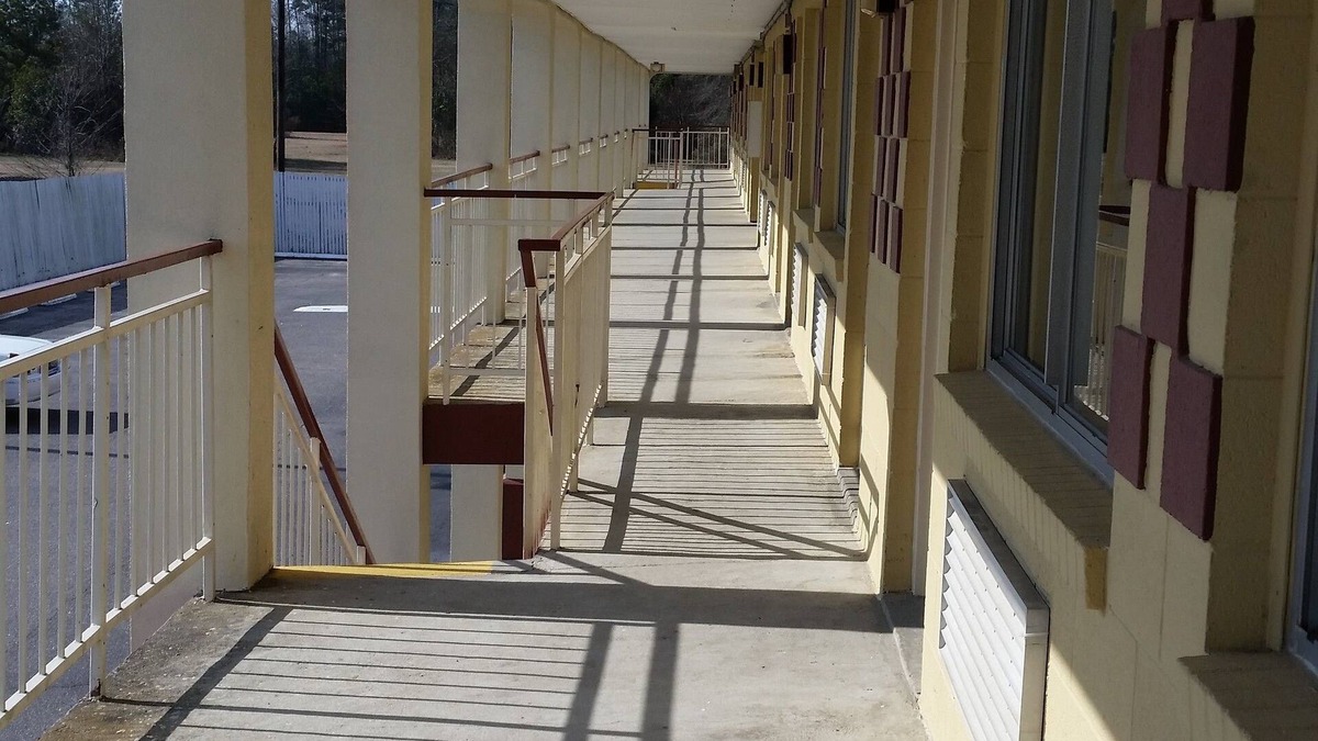 Dillon Hotel | Economy Inn