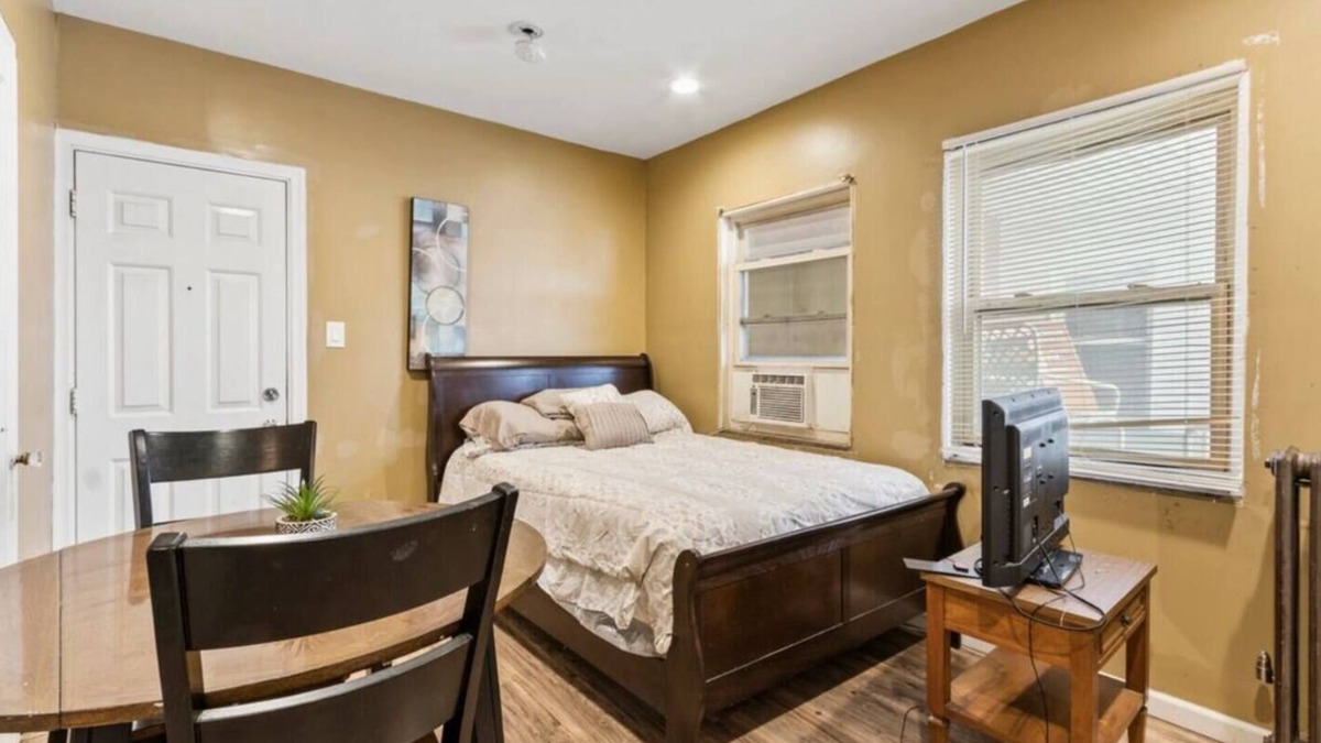 Ecorse Apartment | Ecorse Riverfront Retreat Close to dining & shops