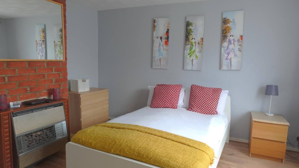Dunstable House | Eddiwick House - Huku Kwetu (Dunstable)