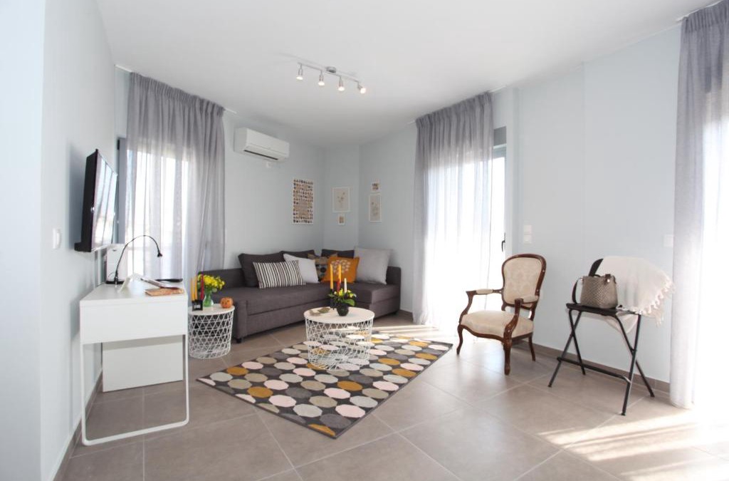 Palaio Faliro Apartment | Edem Beach Apartment with Sea View by Athenian Homes
