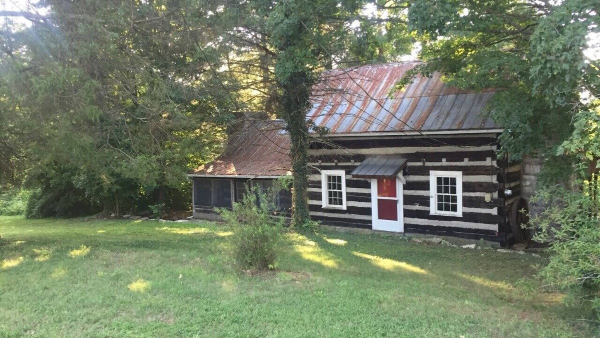 Tusculum House | Edens historic cottage