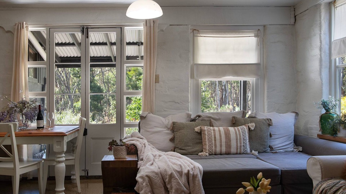 Wheatsheaf Apartment | Edessa Lodge- tranquil bush retreat 5 mins from Daylesford