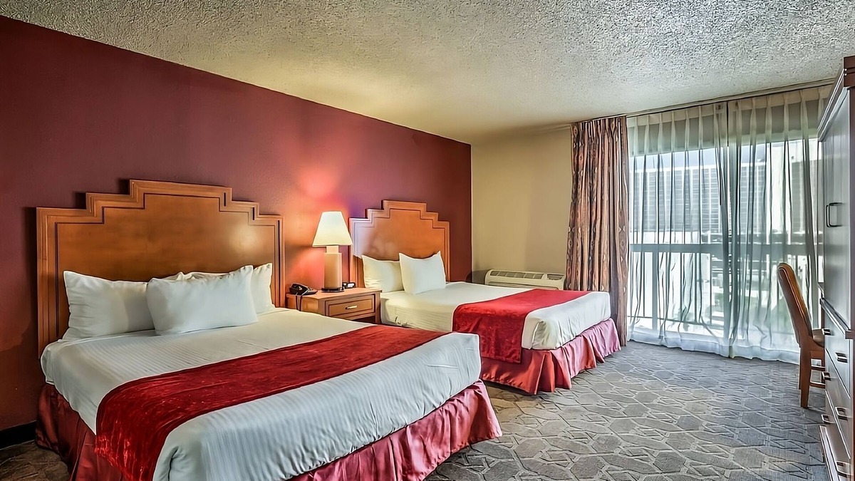 Laughlin Hotel | Edgewater Casino Resort, 4 x Santa Fe Queen Non Smoking Room, Free Parking