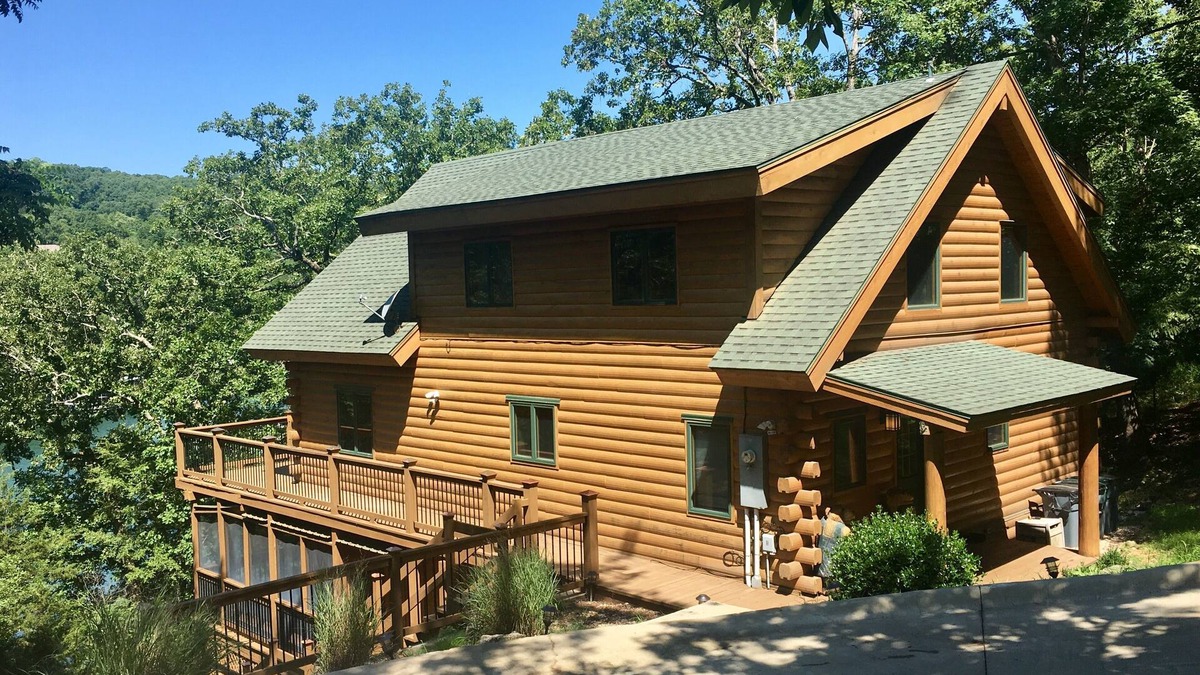 Sylvan Shores Cabin | Edgewater Lodge - Luxury Waterfront 4BR Log Cabin on Beaver Lake secluded cove!