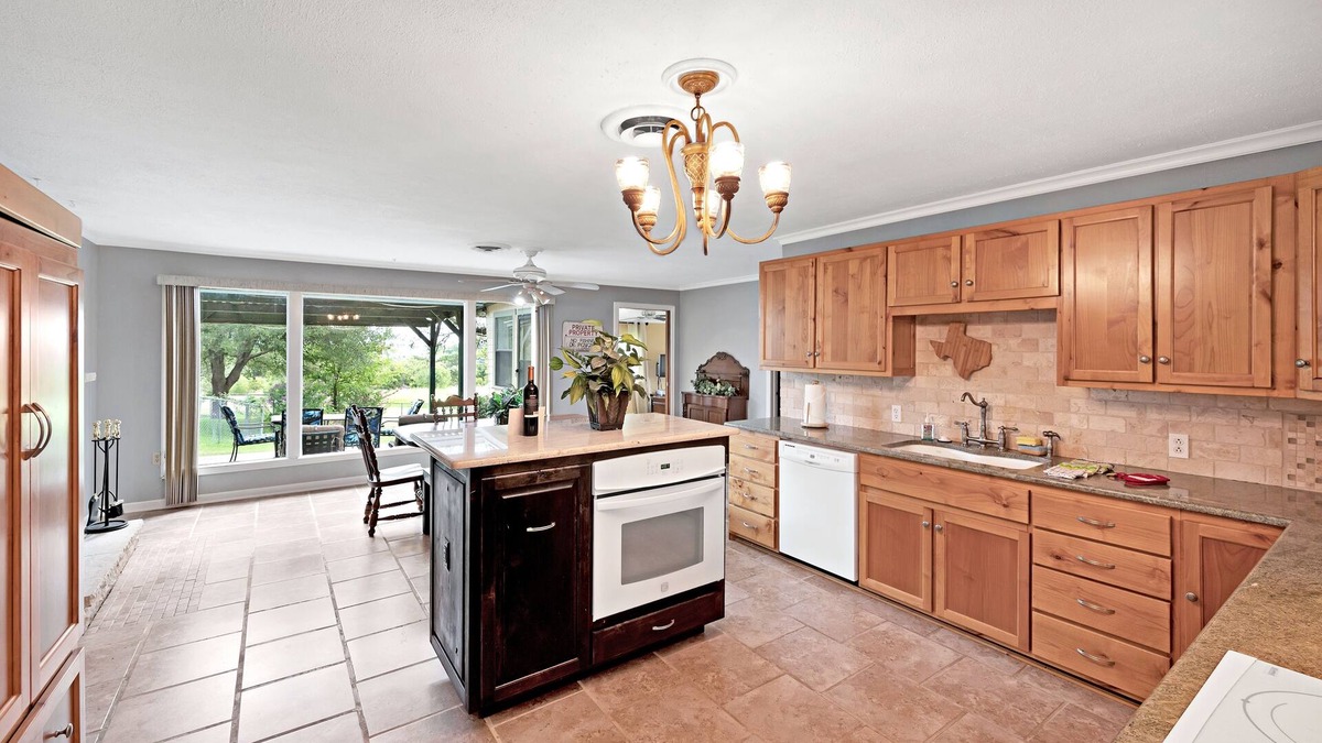 Lake Whitney House | Edgewater Retreat - Lakeview Home By Lake Whitney