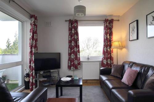 Comely Bank Apartment | Edinburgh Family-Friendly Flat Walkable from Princess street