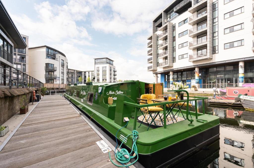 Tollcross Boat Rental | Edinburgh - Houseboats