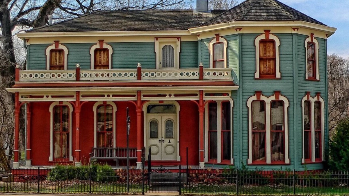 Llano House | EDIT 4,000+sf house, 4 bedrooms (2 masters), 3 and 1/2 bath, sleeps 8-10
