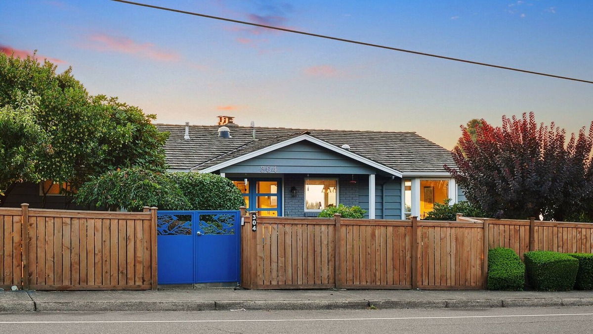 The Bowl of Edmonds House | Edmonds View Home