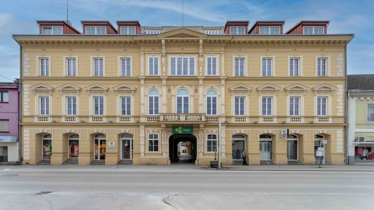 Perg Hotel | eee hotel Perg