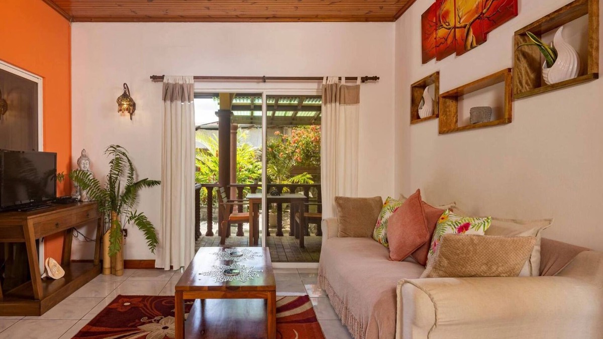Zig Zag Ward Villa | Effi Mountain View Colibri Villa