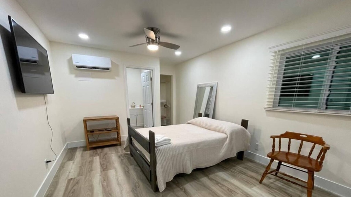Hunt Club Cottage | Efficiency in a guest house close to Wellington