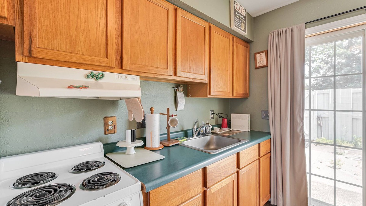 Kokomo Condo | Efficient &Charming Studio Condo with Secret Features