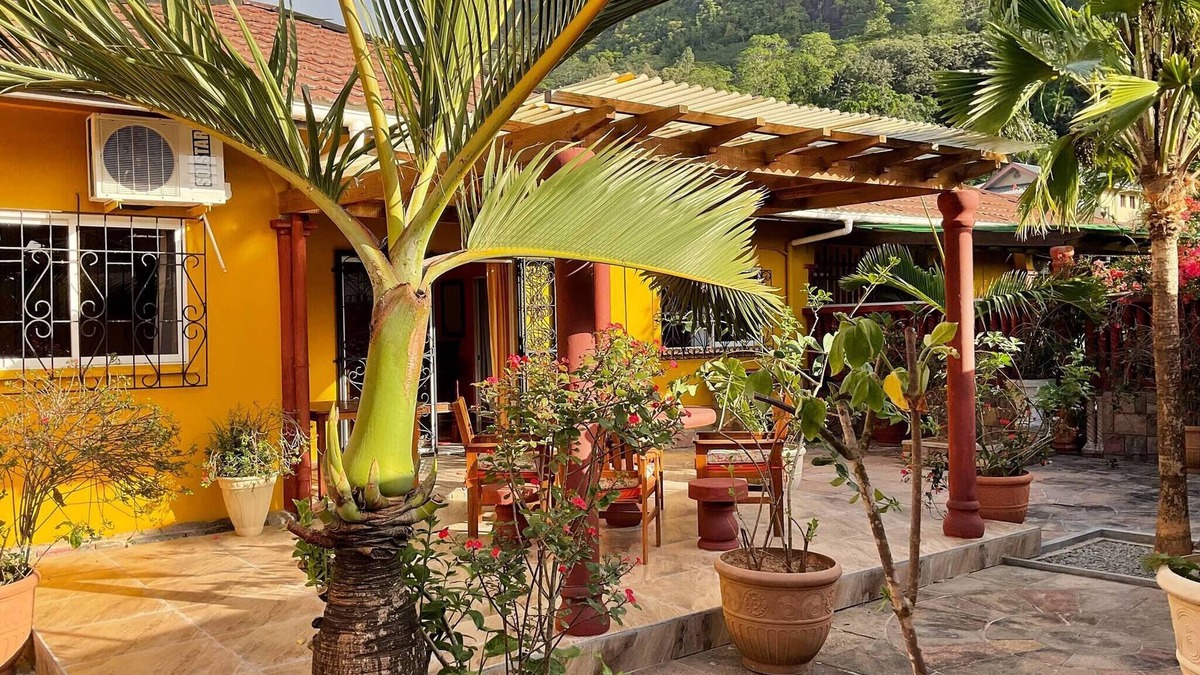 Mahe Island Villa | Effie Mountain View Halona Villa