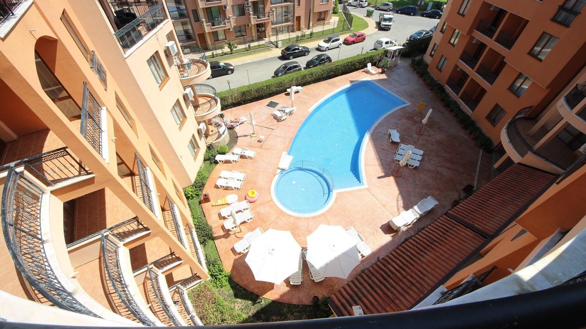 Chaika Apartment | Efir 2 - Comfortable 2-room apartment with balcony and washing machine