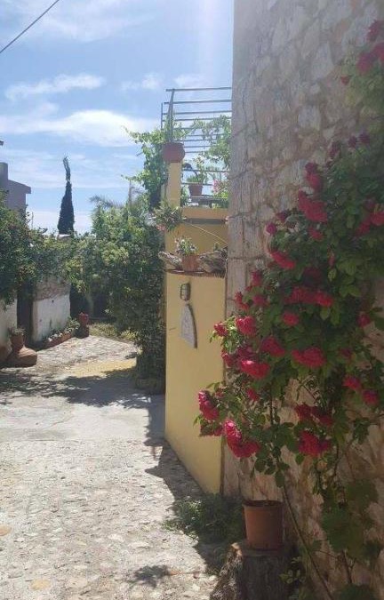 Argyropouli House | Eftopia Martino Pansion