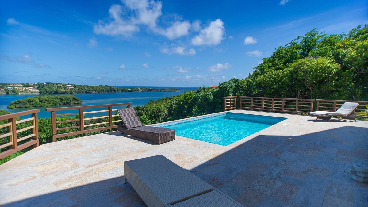 Arawak Hill Villa | Egmont View, Stunning Four bedroom villa In Quiet Private Location