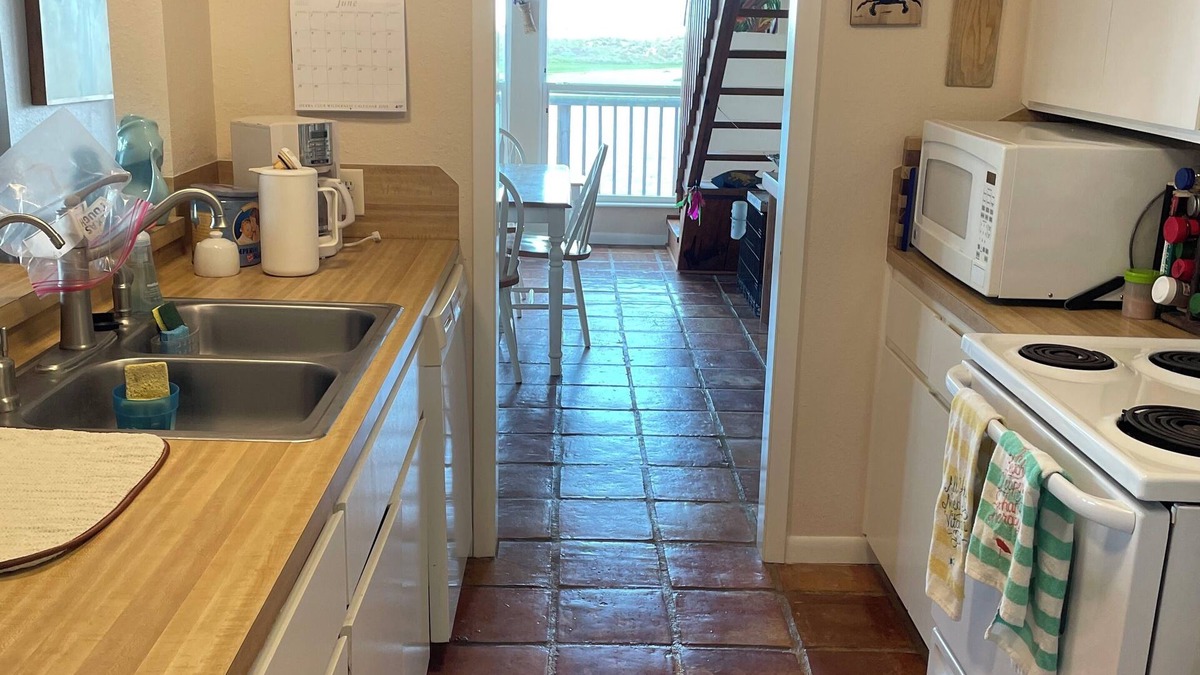 Matagorda Condo | Egrets' Landing 2-bedroom 2-Bath Coastal Condo Minutes from Beach Entrance