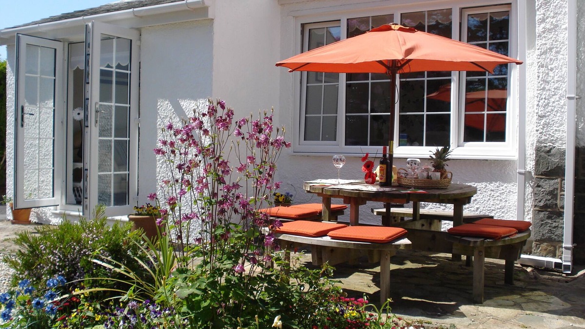 Nefyn House | EGRYN BACH 5* Luxury House + family beach hut* , Nefyn