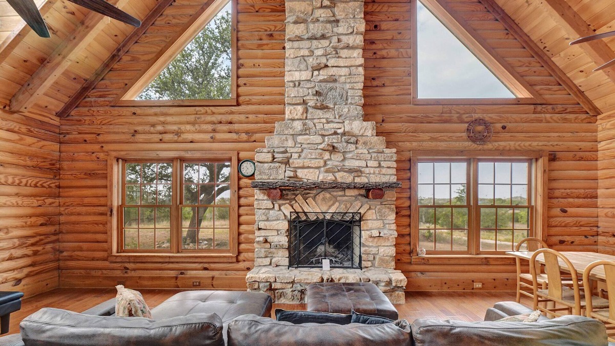 Burnet Cabin | Ehad Ranch- Log Cabin on 25 acres w/ Horse Corral