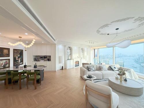 Lujiazui Apartment | EHUB - Super Rare 4Bedroom 4Bathroom Luxury Bund View Apartment