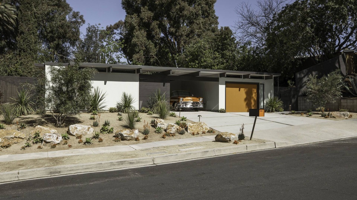 Thousand Oaks House | Eichler Orange - Mid Century Modern