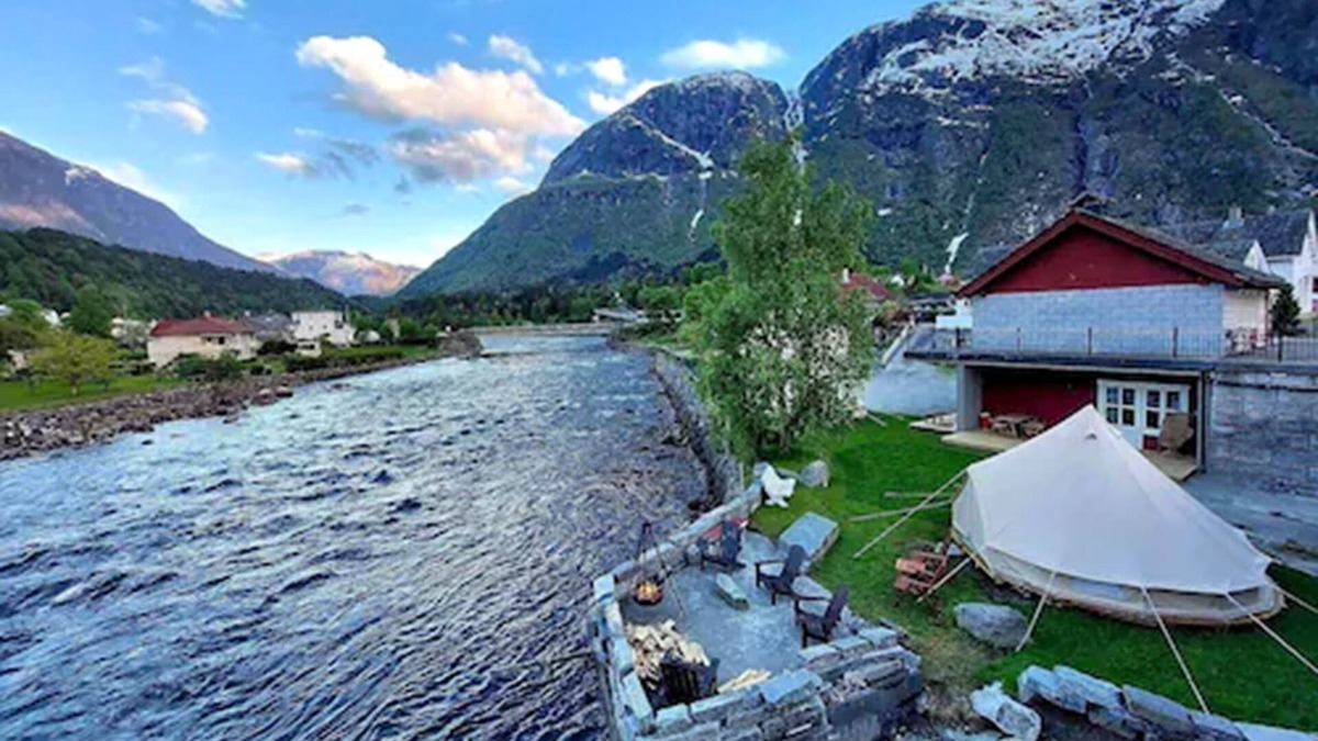 Eidfjord Bed & Breakfast | Eidfjord Riverside Apartments & Glamping