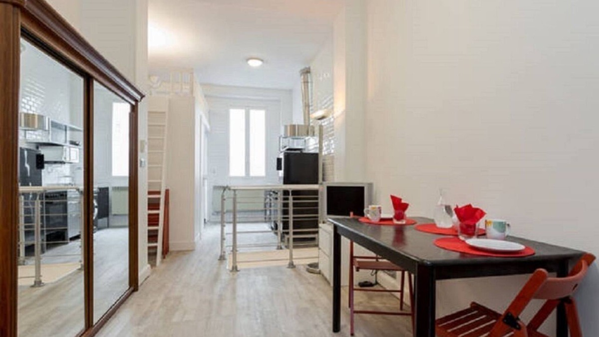 Faubourg Saint-Germain Condo | Eiffel Tower - Duplex & private patio - Centre of Paris