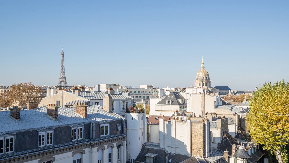 Quartier de l'Ecole-Militaire Apartment | Eiffel Tower view terrace Saint Germain des Pres