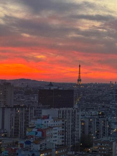 Gare House | Eiffel Tower View Terrace Apt