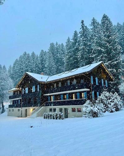 Grindelwald Cabin | Eiger View Alpine Lodge