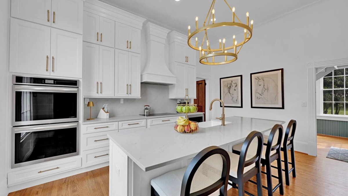 Jacksonville House | Eighty Oaks 3 king bedrooms with private baths in Jacksonville, AL