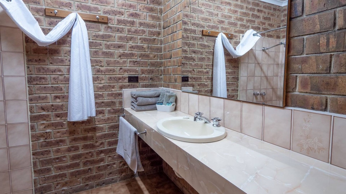 Eildon Hotel | Eildon Parkview Motor Inn. Room 6