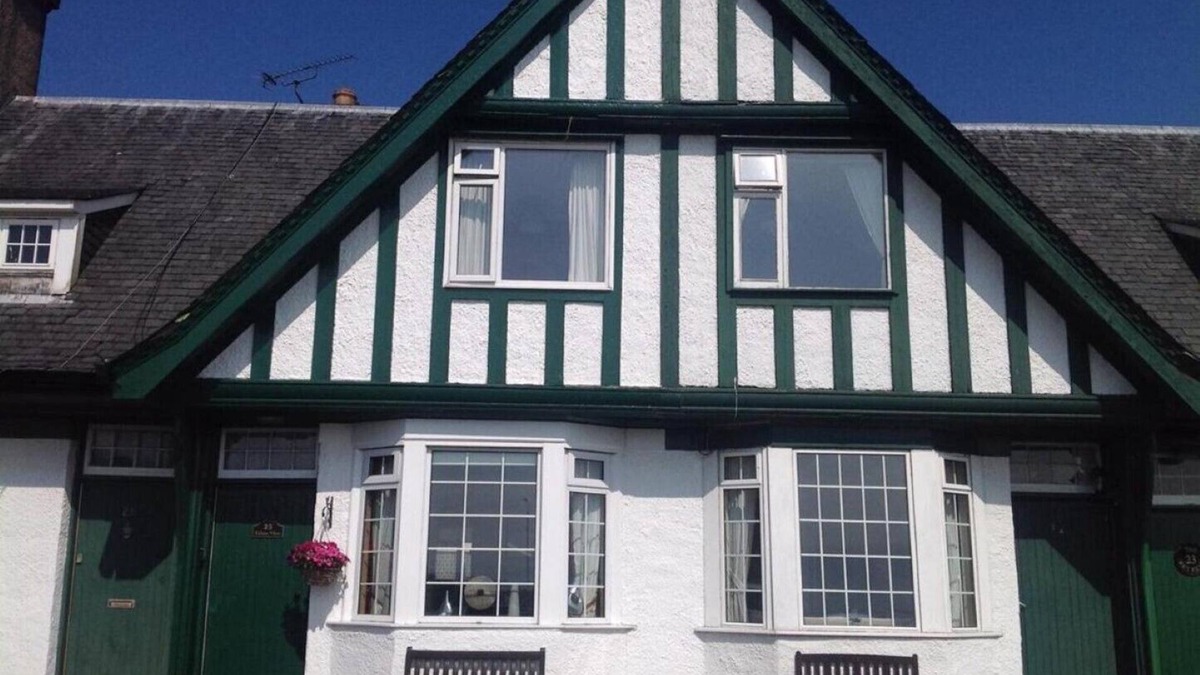 Lamlash House | Eilean View, Sea Views, Holiday Home sleeps 6