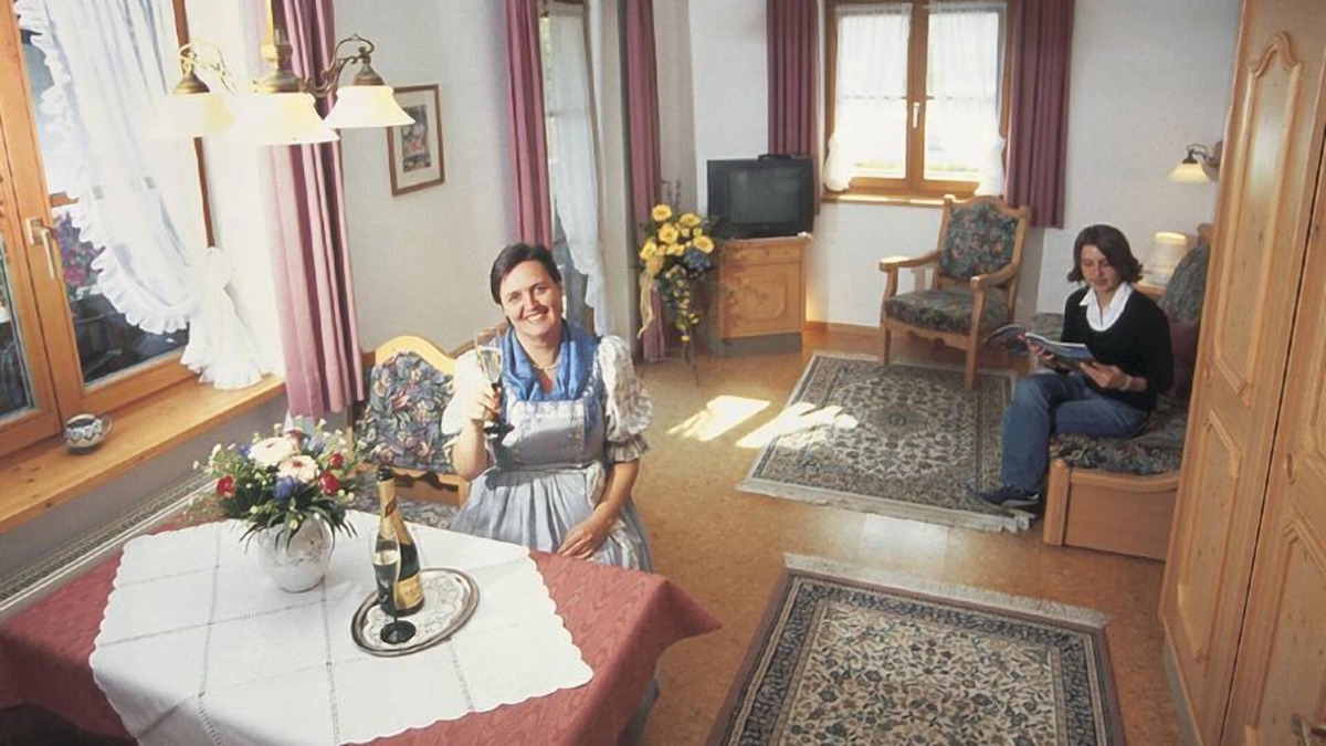 Groissenbach Apartment | Ein-Raum-Ferienwohnung (7) 32qm, Dusche/WC, Kochnische, Balkon