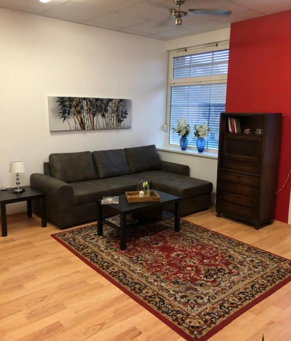 Friedrichsfeld Apartment | Eine helle, geräumige Wohnung