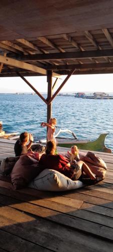 Jerowaru House | Ekas beach floating Room and suite