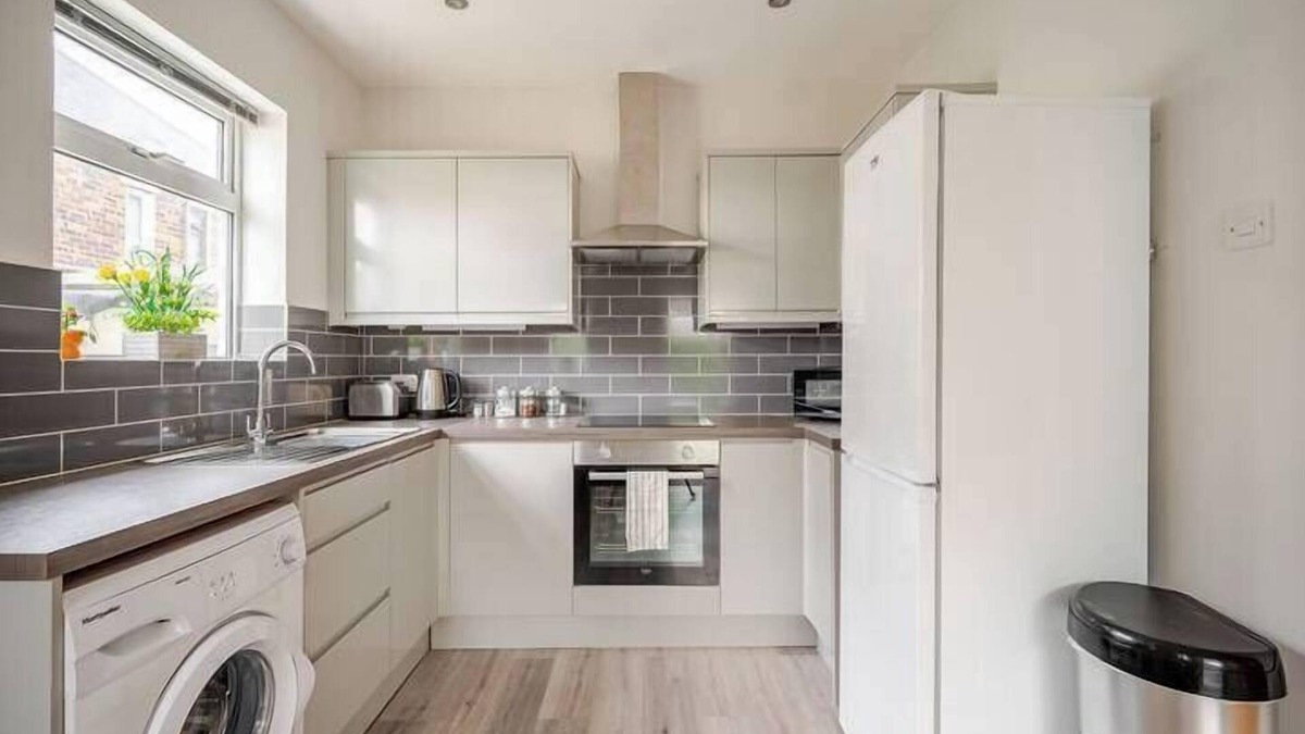Belfast House | Ekaya Cozy Belfast with 2 Bedrooms