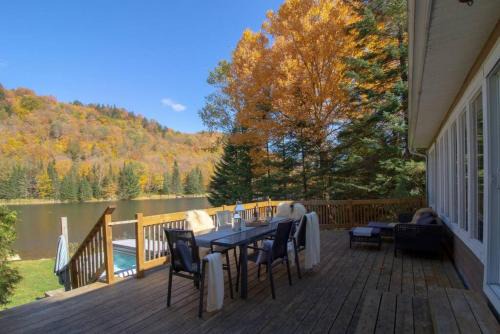 St-Adolphe-d'Howard Ski Chalet | Eko Eau Chalet An Outstanding view that will delight you
