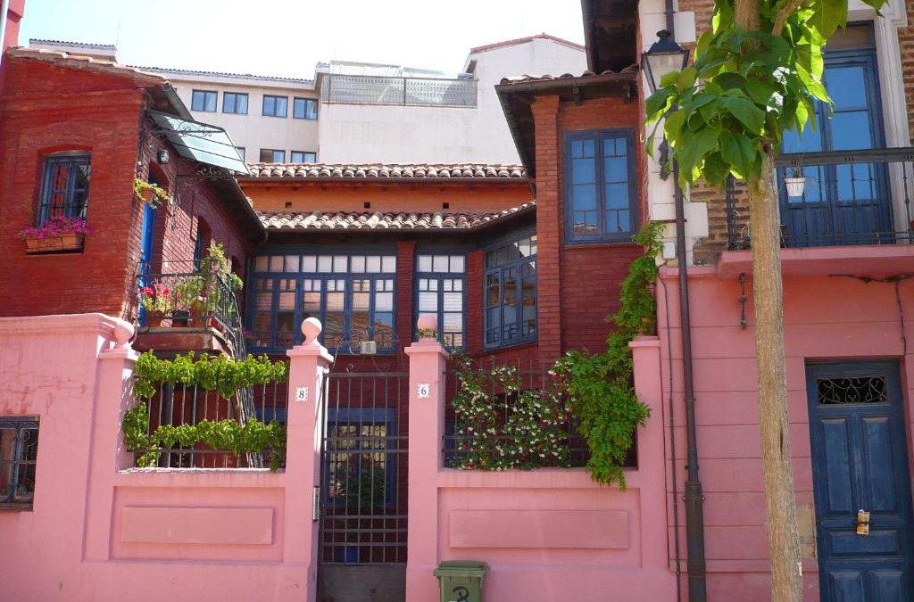 Old Town Apartment | El 8 de Serranos - 1º - Casa con garaje